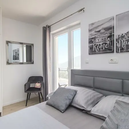 Apartment I Big Hill