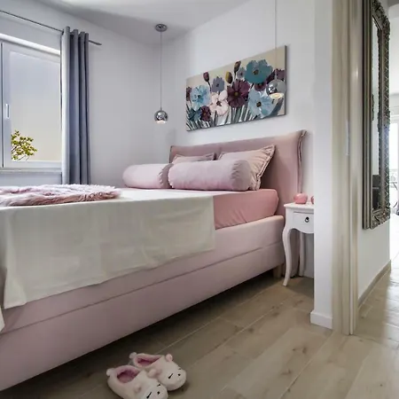 Apartment I Big Hill