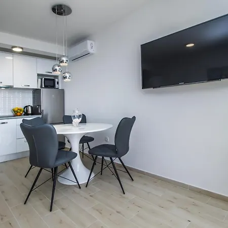 Apartment I Big Hill